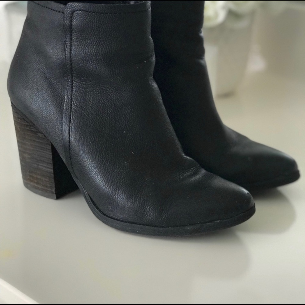 Sterre Steve Madden Ankled Booties